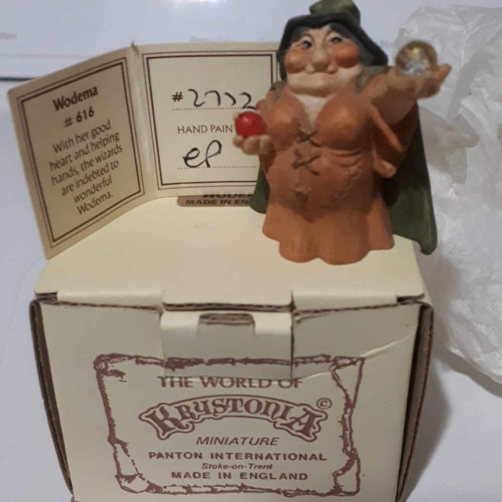 KRYSTONIA FIGURINE "WODEMA" #616